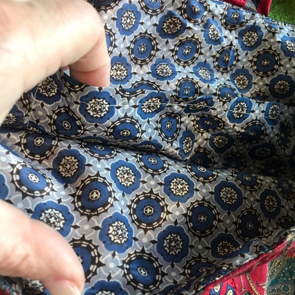 Handmade silk tie upcycled crossbody bag. 😍 - Picture 4 of 6